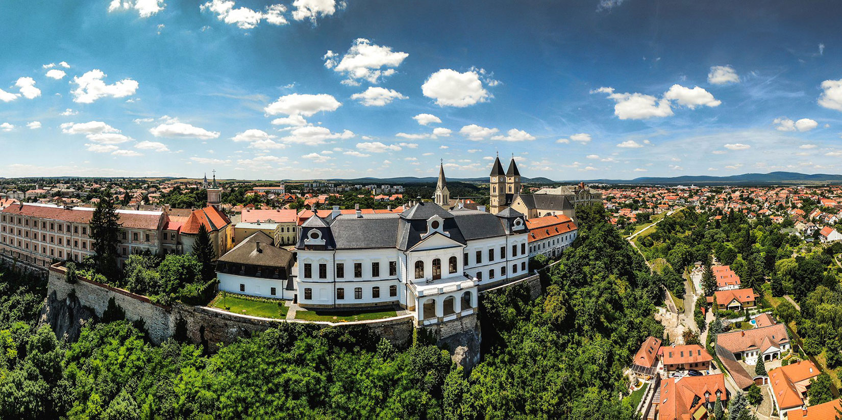 Veszprém város történeti forrásainak digitális tára